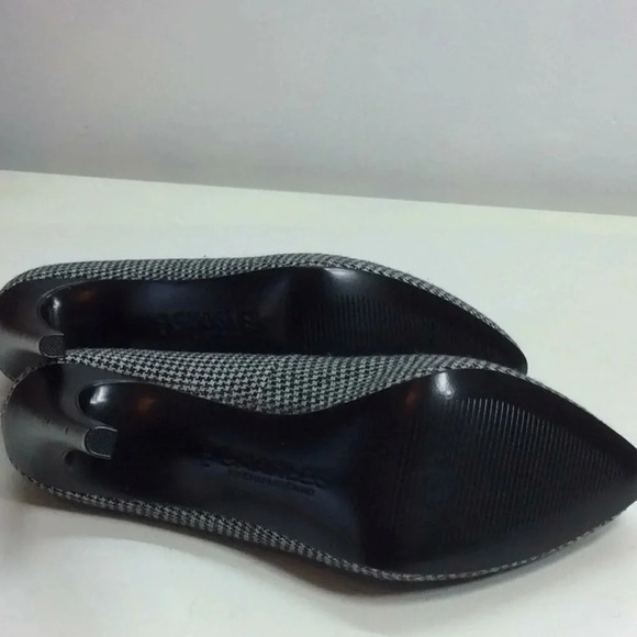 Charles by Charles David Houndstooth Heels - Picture 8 of 10